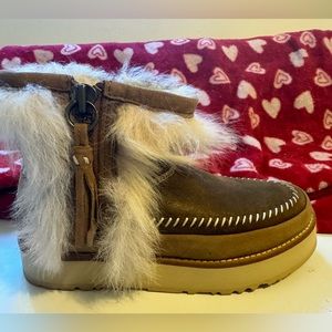 Ugg fluff punk boot size 7